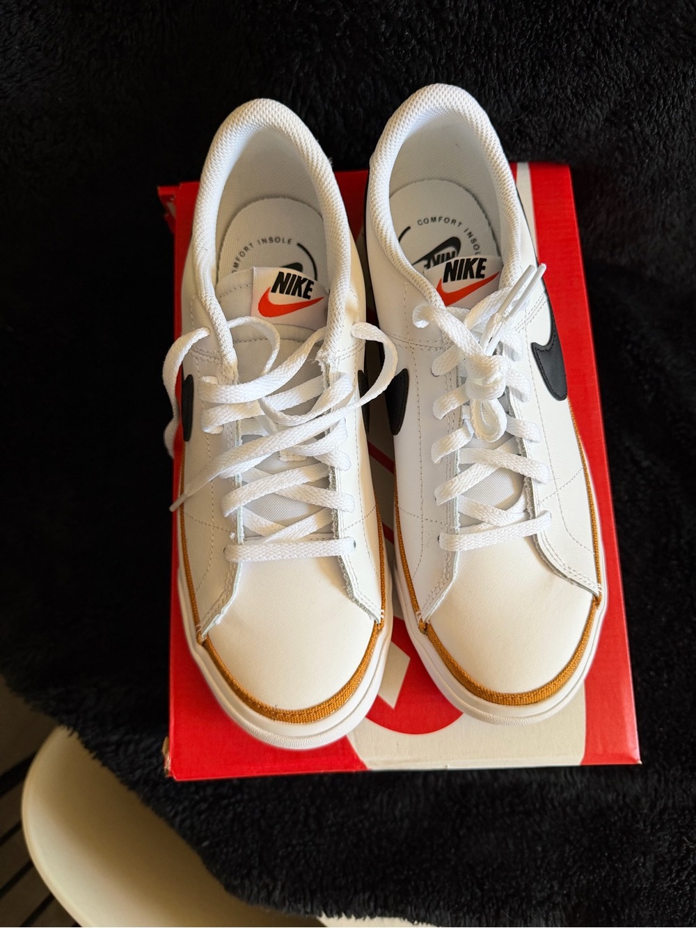 Nike White Sneakers - Picture 4 of 4